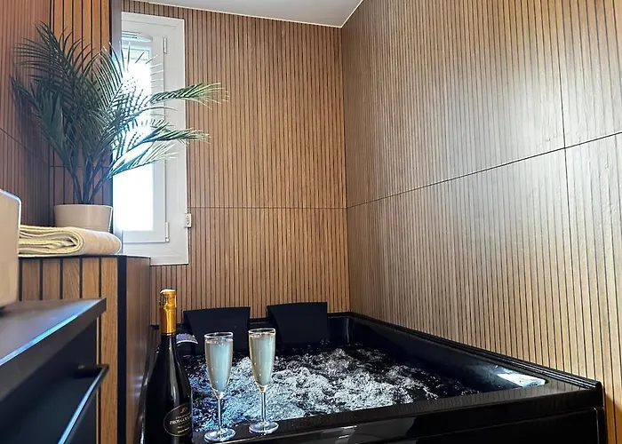 Le Nid De La Basilique T3 Avec Balneo Apartmán Remeš